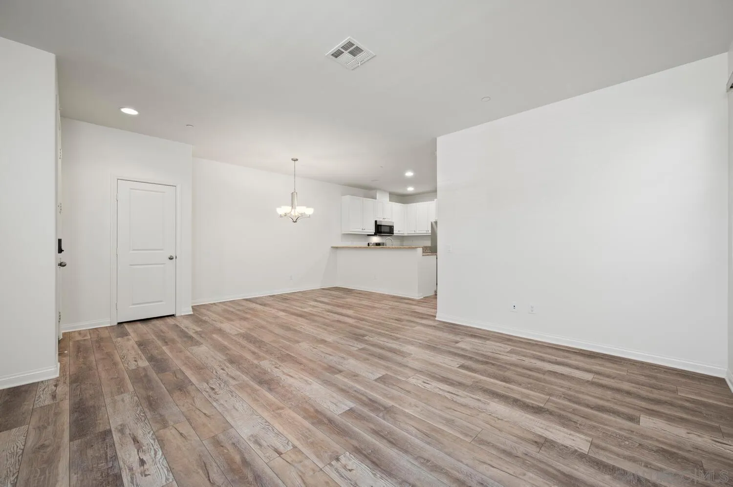 Photo #11: 250032944 Listing: Photo #11