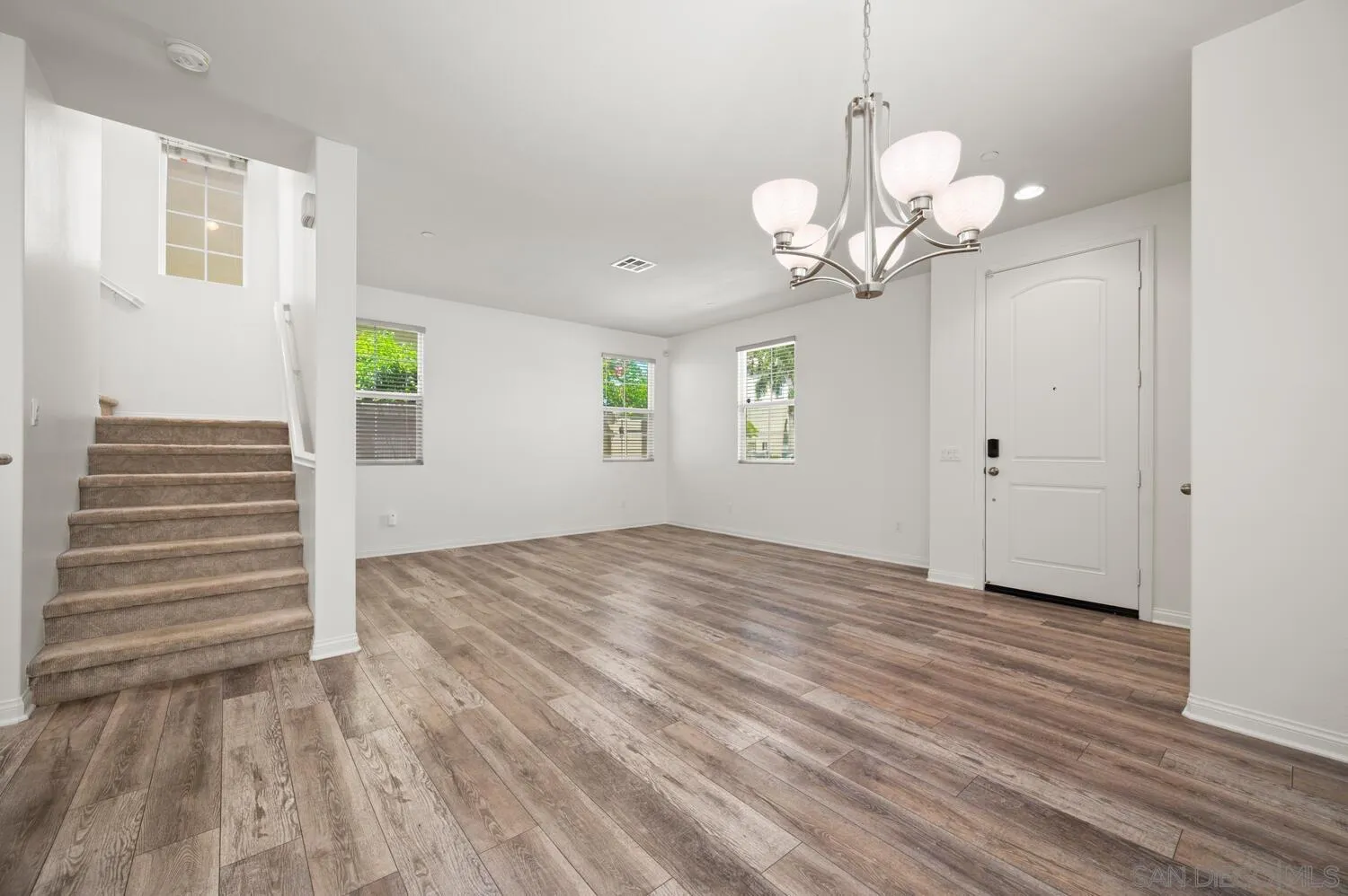 Photo #14: 250032944 Listing: Photo #14