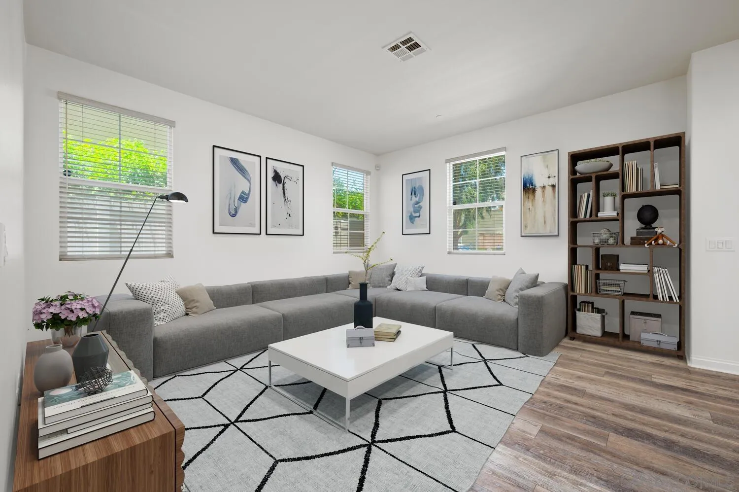 Photo #2: 250032944 Listing 