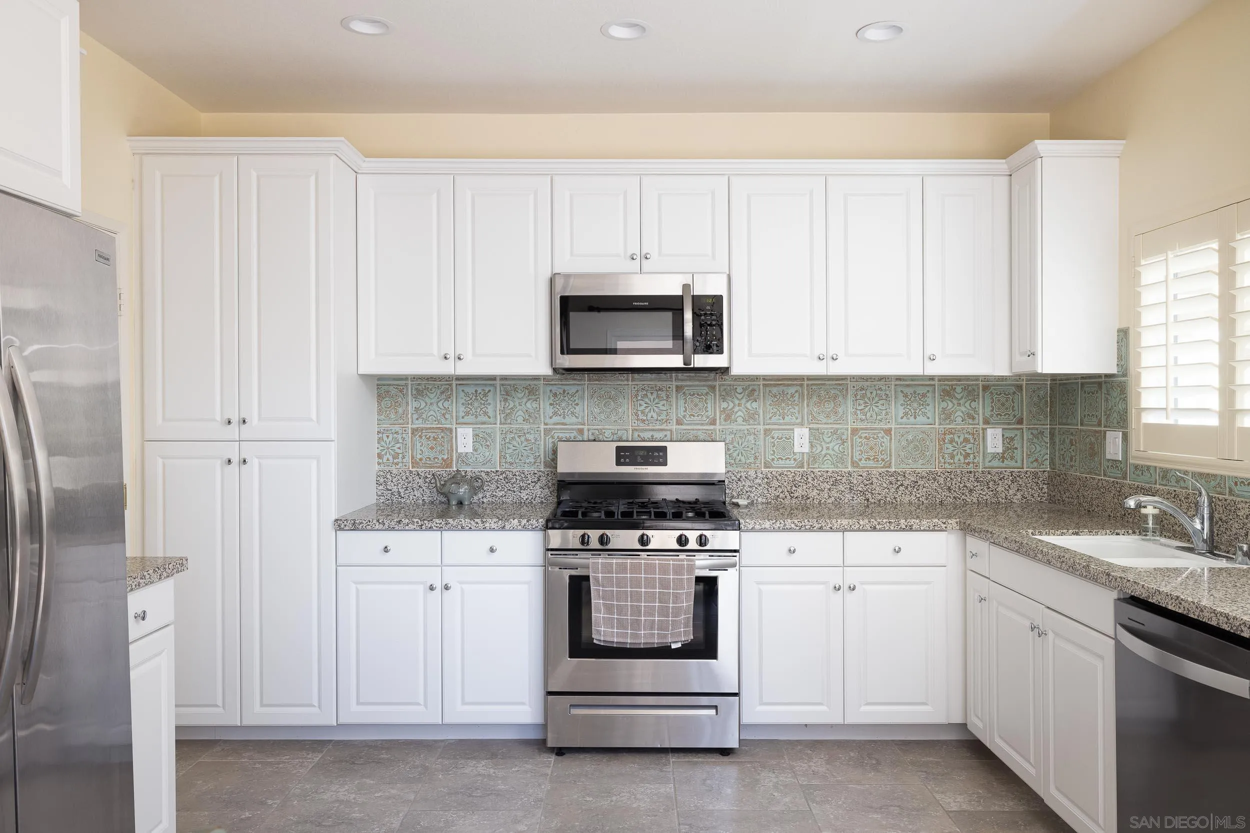 https://cdn.realtyfeed.com/cdn/127/250032945/94de38881f47fe5aa8699a6caf011c86.webp