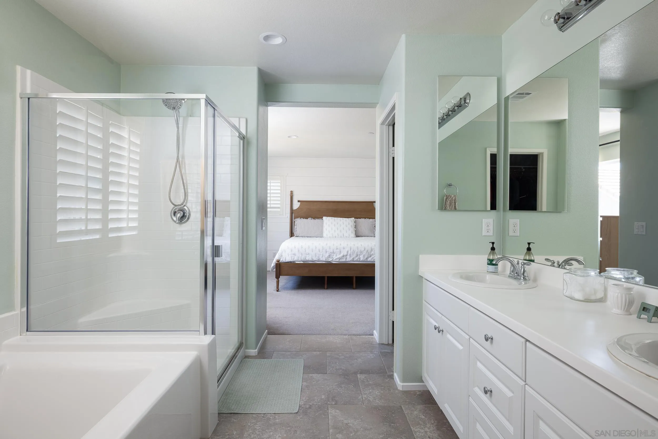 https://cdn.realtyfeed.com/cdn/127/250032945/c8b62fb3d4da3b5bc94e45a1470e25e8.webp