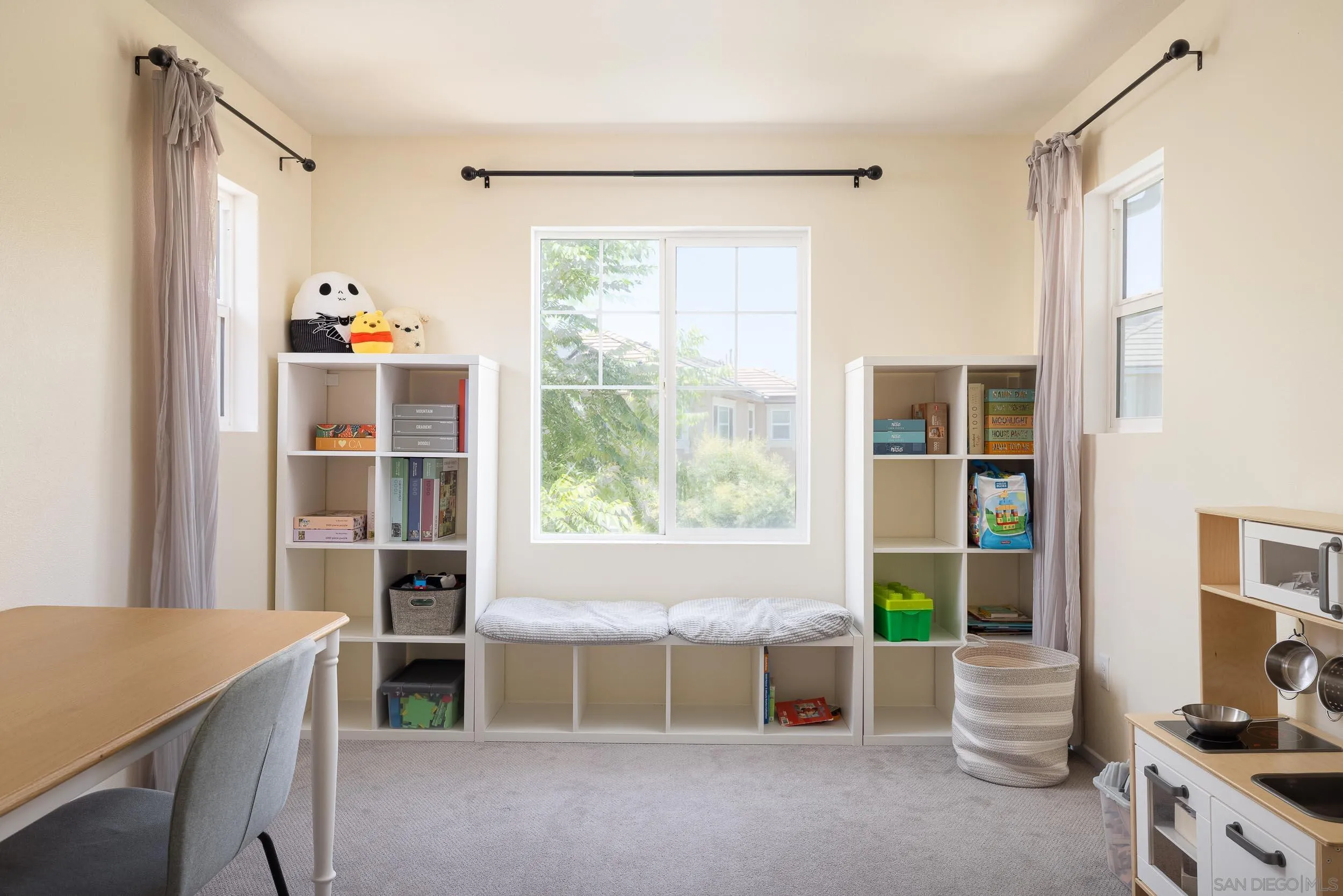 https://cdn.realtyfeed.com/cdn/127/250032945/f26e9c7af584cf4004871d05622f3ecb.webp
