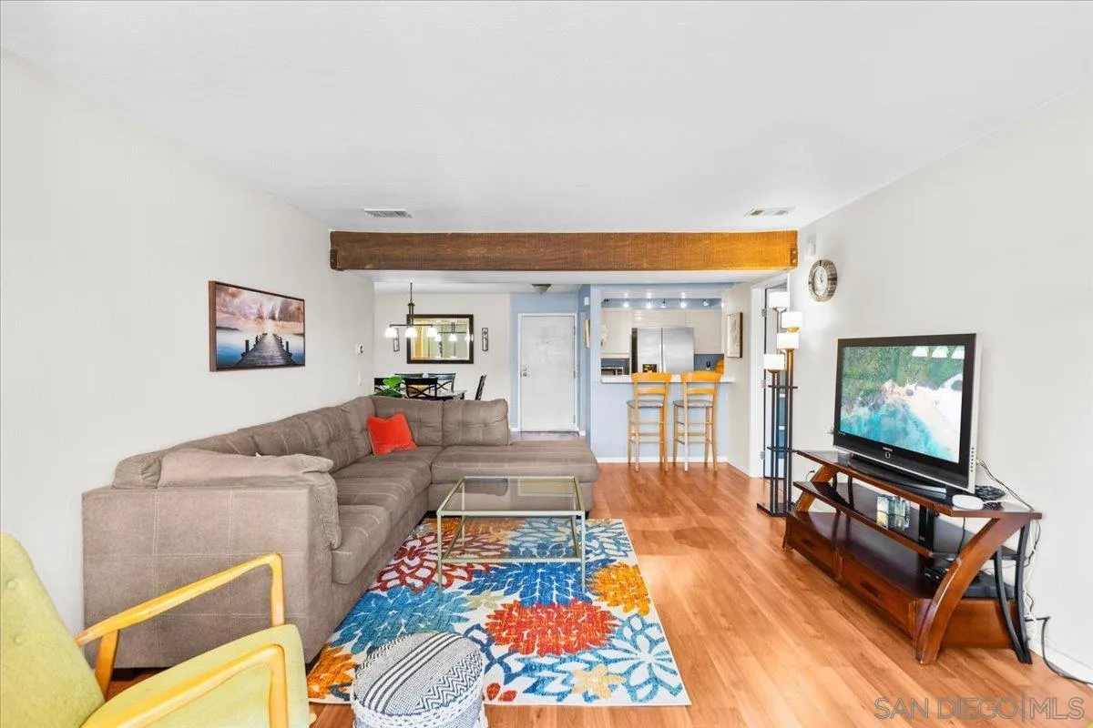 https://cdn.realtyfeed.com/cdn/127/250032957/33b5ba7f1f840185661c70780aee5f82.webp