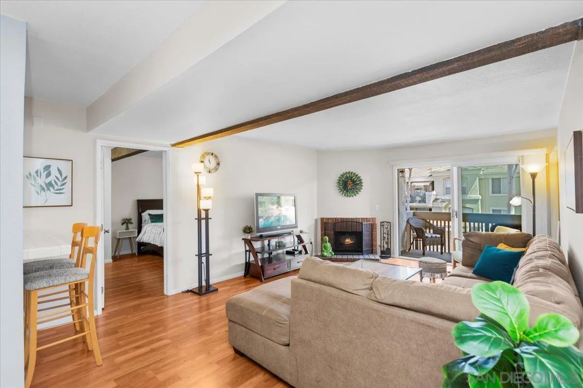 https://cdn.realtyfeed.com/cdn/127/250032957/8ec2c0d4e1017413e93939bb335c20de.webp