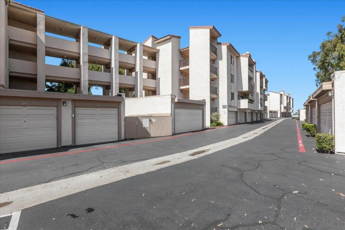 https://cdn.realtyfeed.com/cdn/127/250032957/93f12b728256caf18ef901173bc485ad.webp