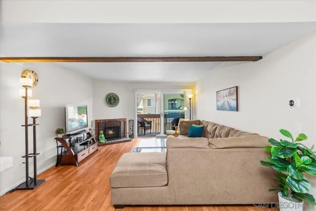 https://cdn.realtyfeed.com/cdn/127/250032957/a499b82eeddb06efd018455d308ec689.webp