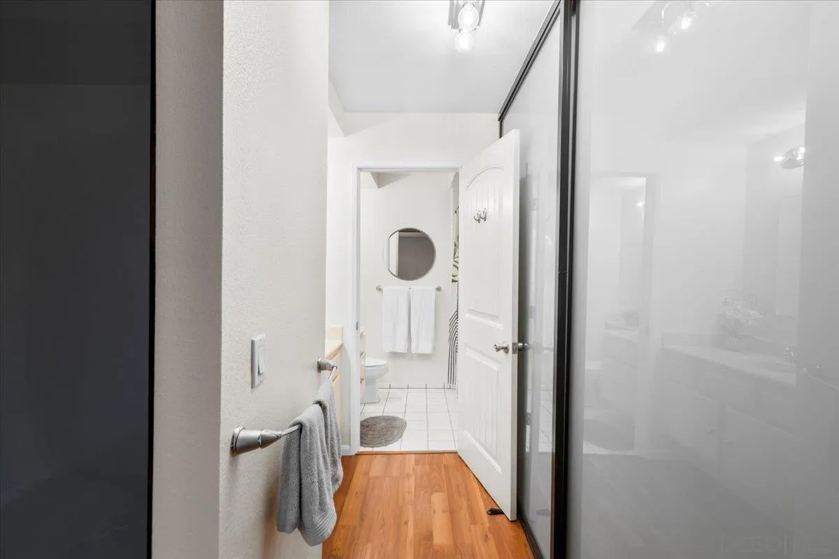 https://cdn.realtyfeed.com/cdn/127/250032957/f362df3781944e3e7afeaf08db7ec576.webp