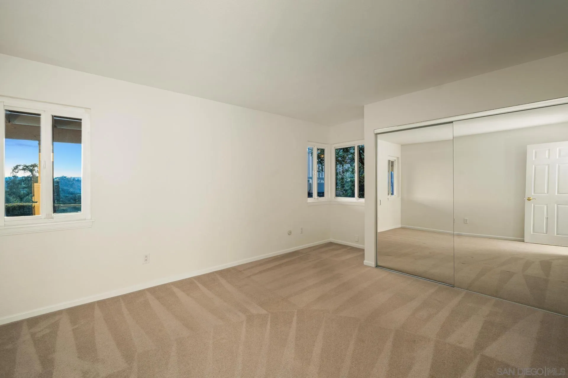https://cdn.realtyfeed.com/cdn/127/250032960/0cce008548e34d6ce9bec265bde605d0.webp