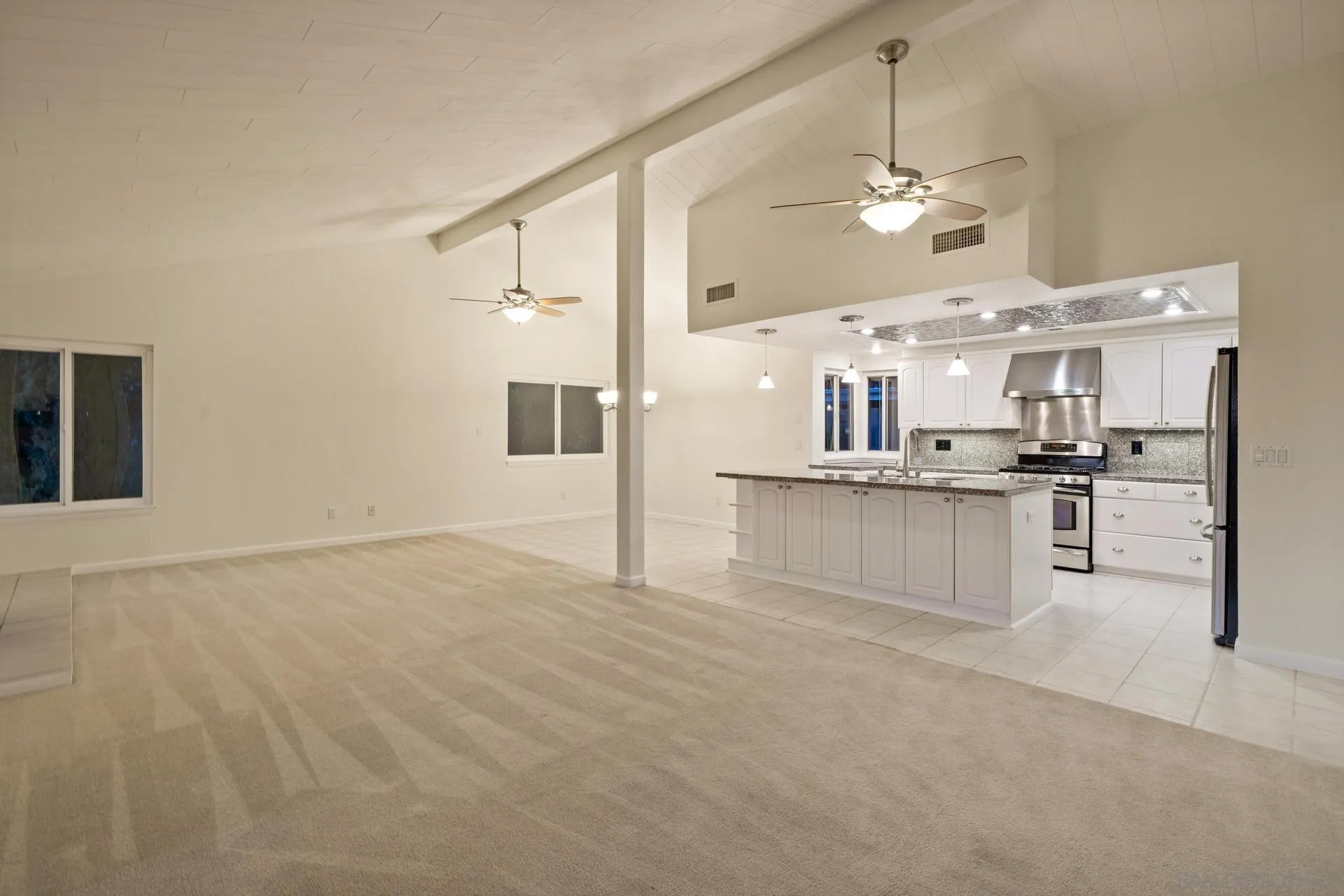 https://cdn.realtyfeed.com/cdn/127/250032960/4dd5dcadcf8cbbb492902c8167ee46f9.webp