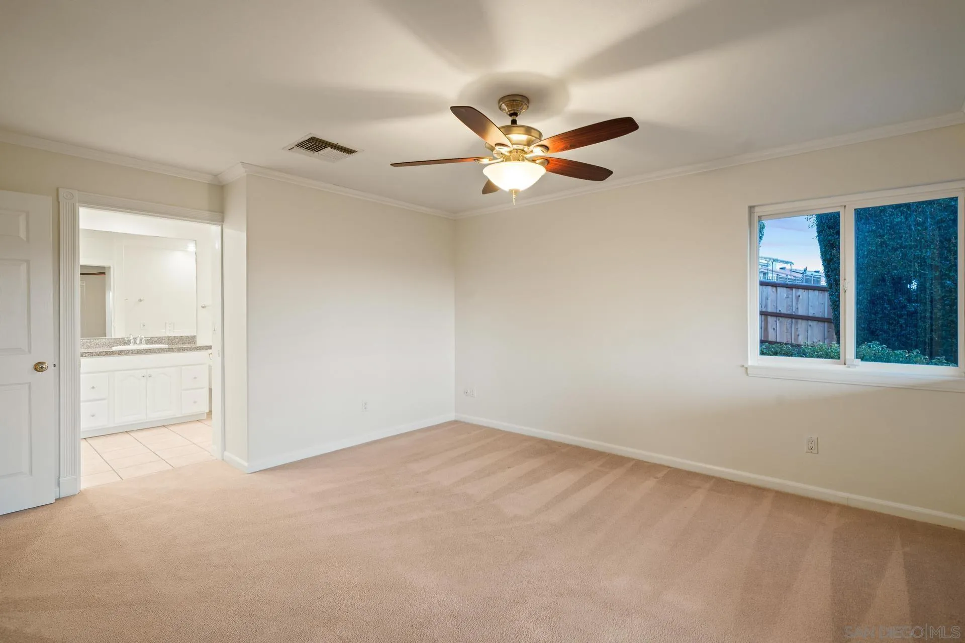 https://cdn.realtyfeed.com/cdn/127/250032960/b8d8959f93e0ab8ca4e6a1d2bffcad78.webp