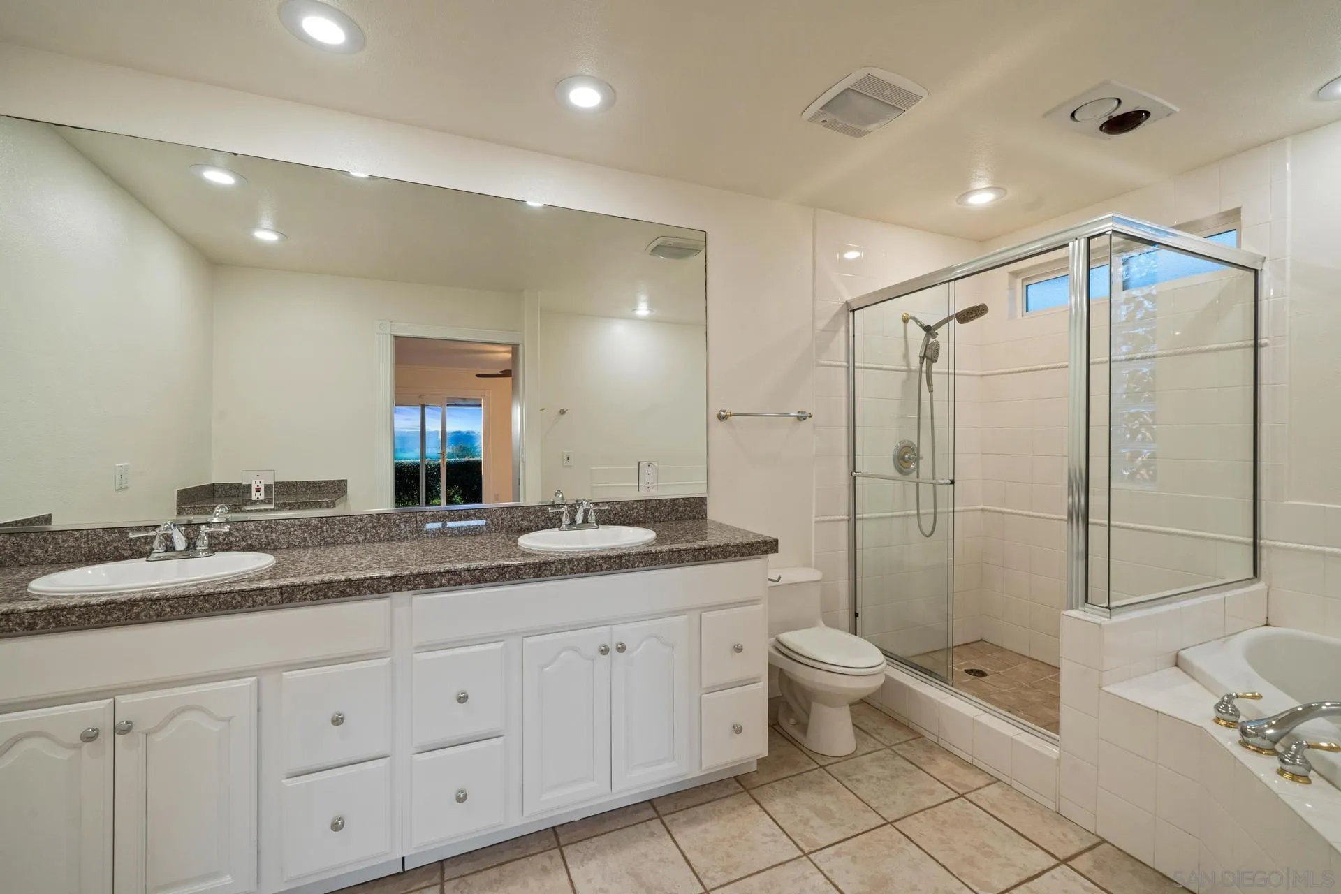 https://cdn.realtyfeed.com/cdn/127/250032960/eb970297fb3ec79b8a8e07e0b9836546.webp