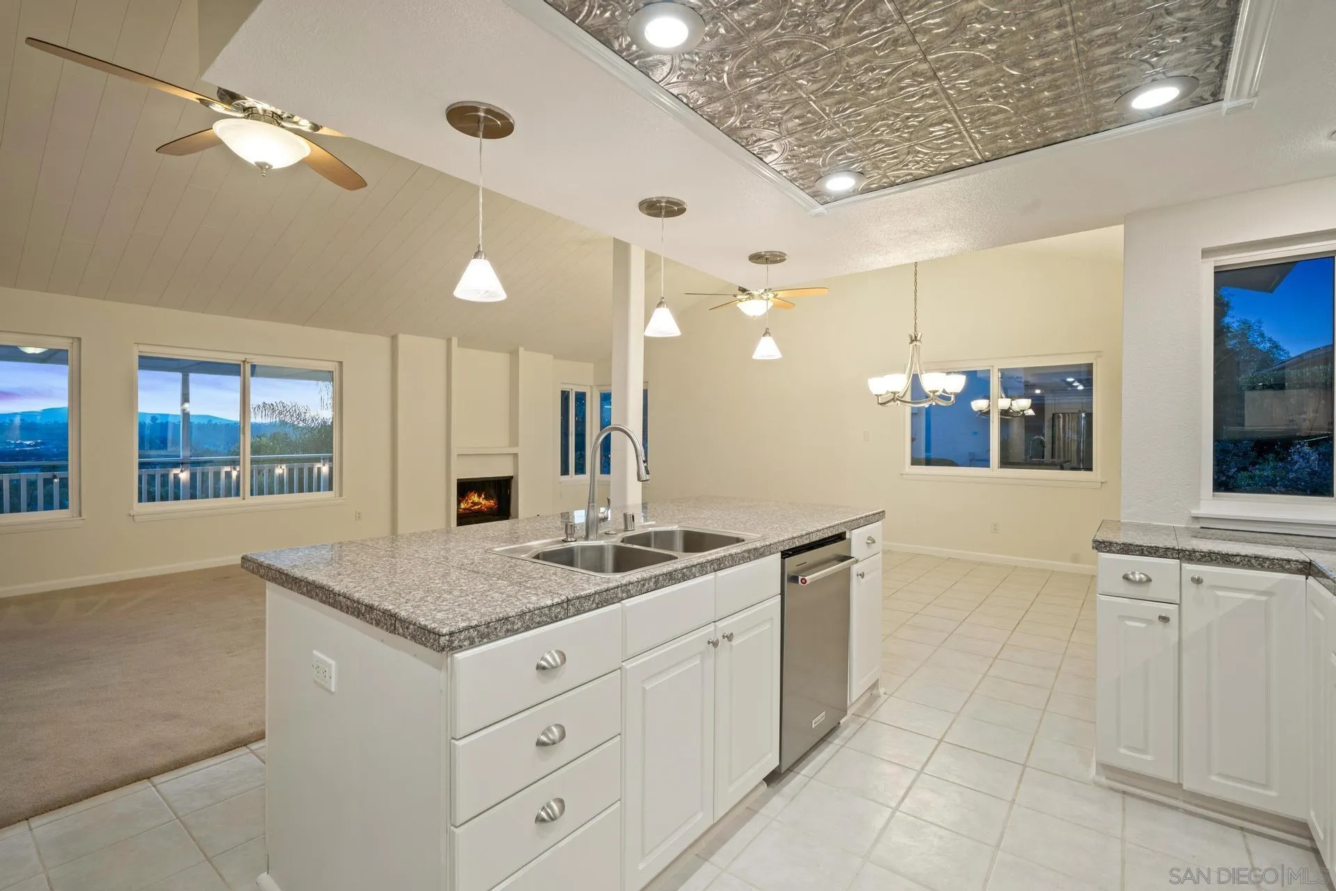 https://cdn.realtyfeed.com/cdn/127/250032960/fa185ac3435b6ce0e3f62b8cfb1fc84b.webp