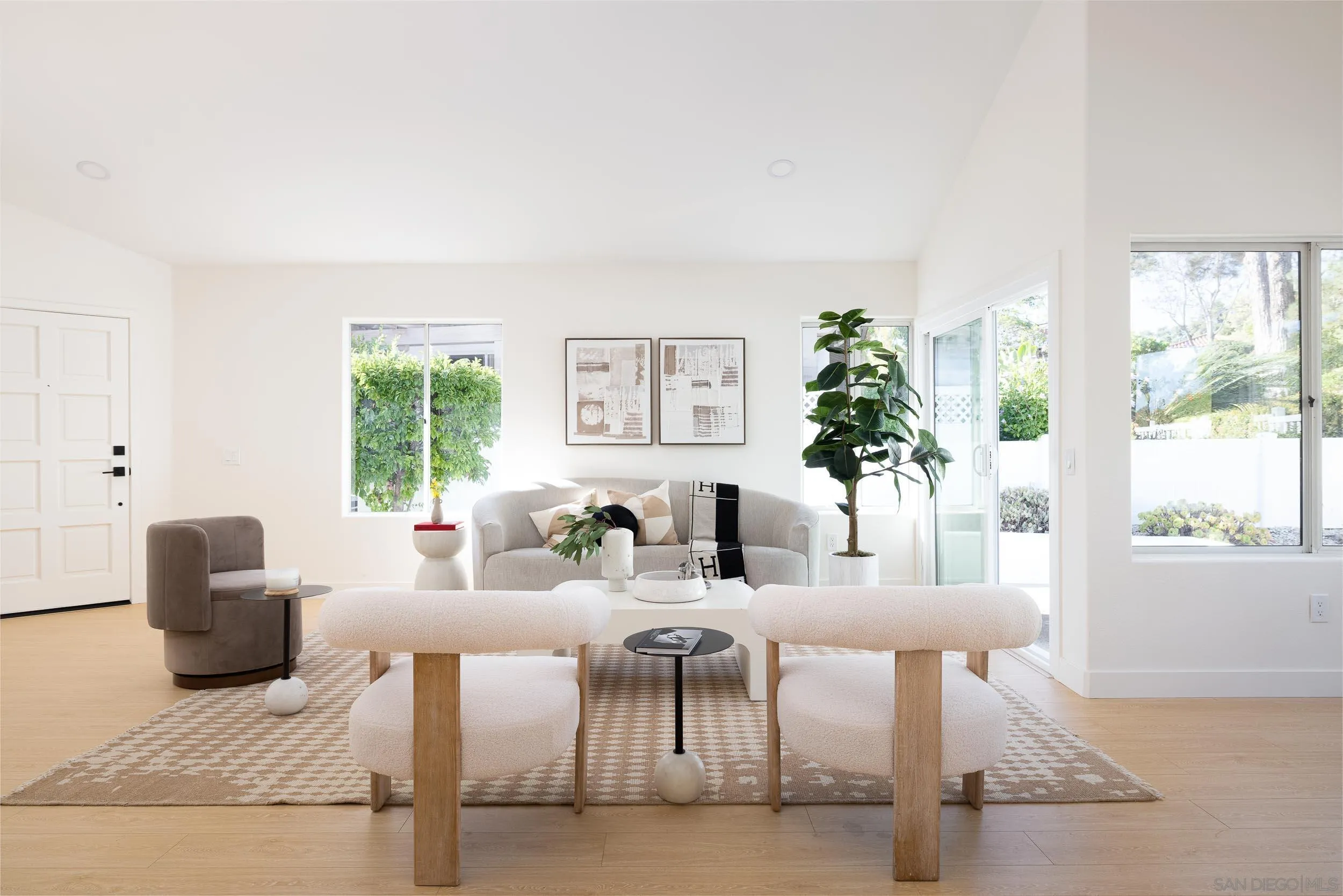 https://cdn.realtyfeed.com/cdn/127/250032961/b1e2c8a715229a14a3ea8cd9bb563128.webp