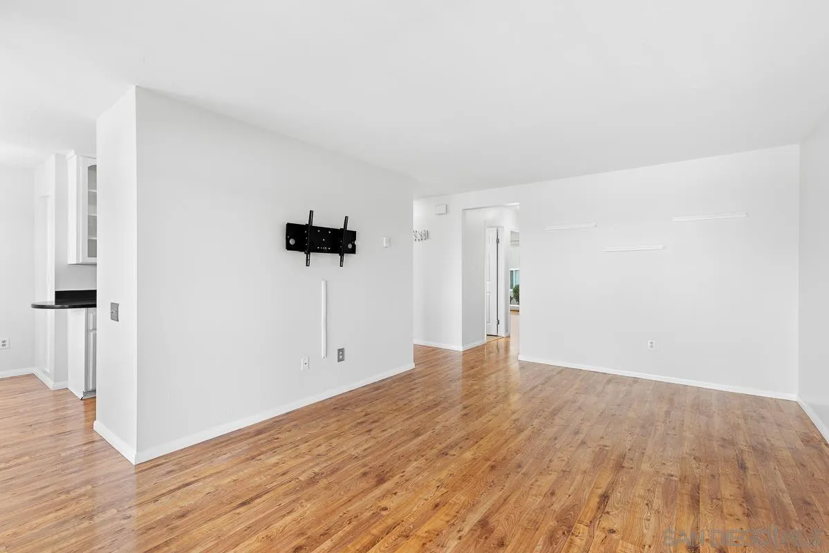 https://cdn.realtyfeed.com/cdn/127/250032972/009bda9610f78331f15e8222562dd3e1.webp