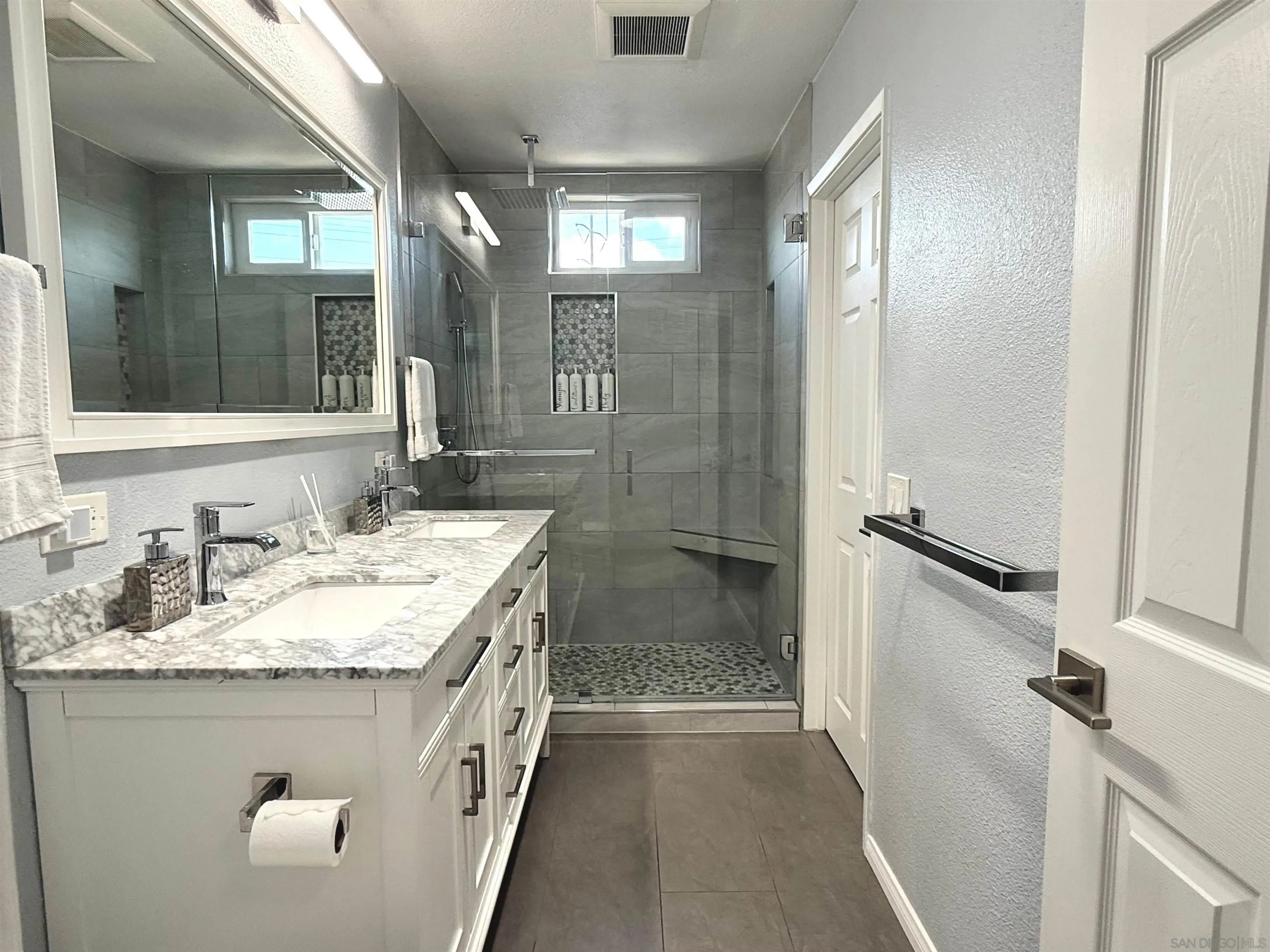 https://cdn.realtyfeed.com/cdn/127/250032972/b232bd0aebaf3ef5fcda6d089b0ea112.webp