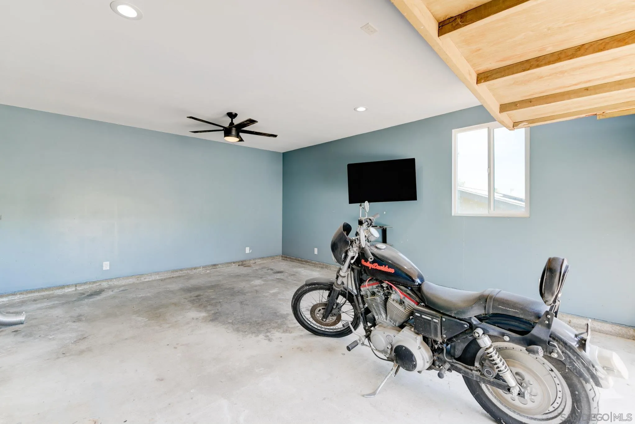 https://cdn.realtyfeed.com/cdn/127/250032980/3530eab9d1092ba0340d82712b7440c4.webp
