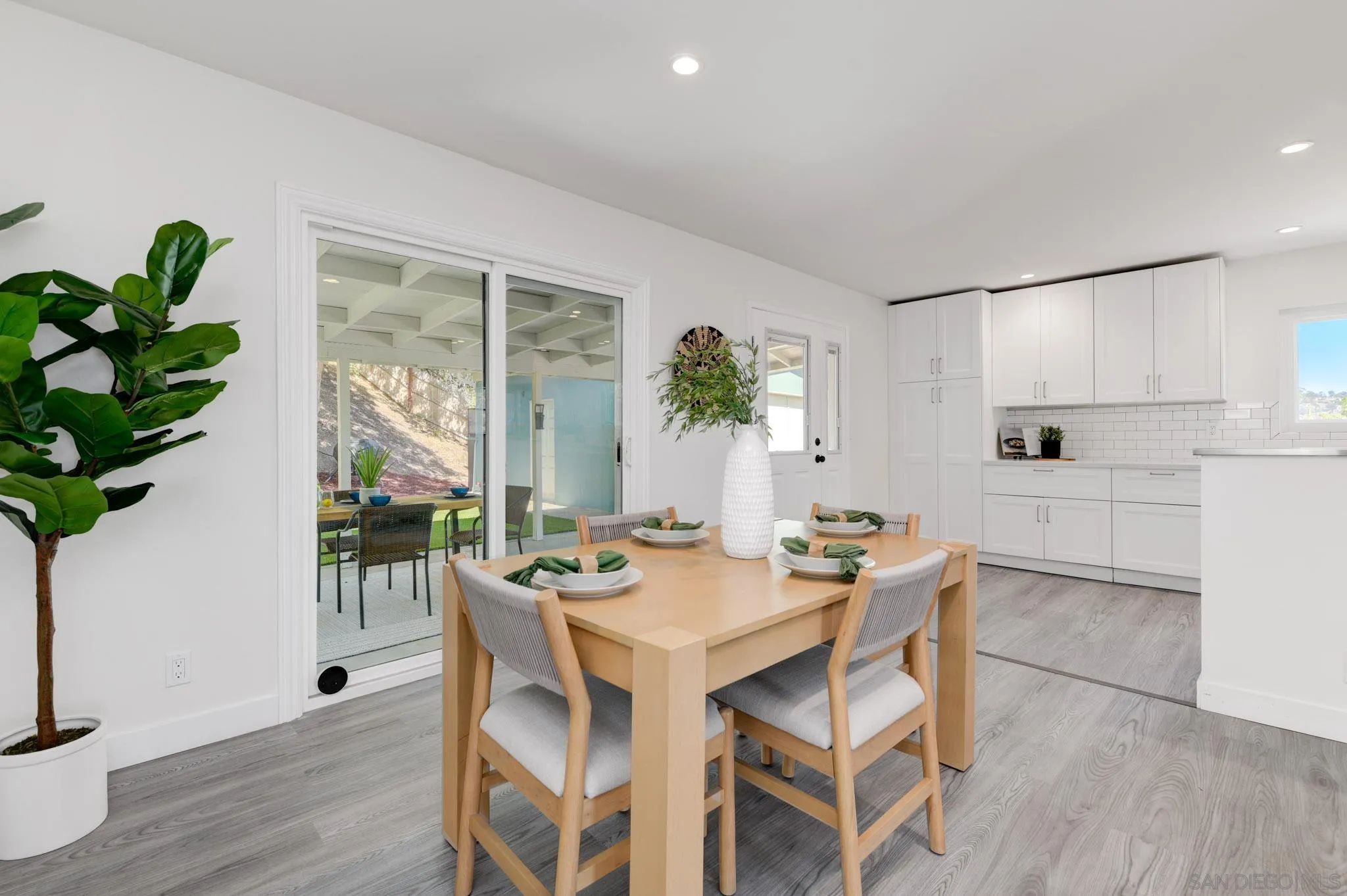 https://cdn.realtyfeed.com/cdn/127/250032980/c00d8ecb3c700a43a01295342720ec8c.webp