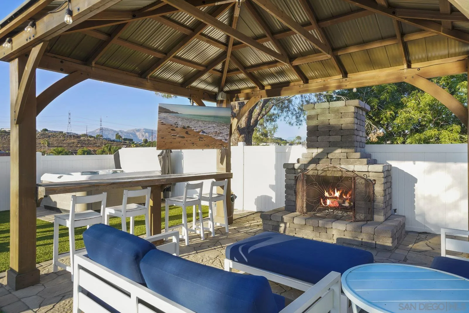 https://cdn.realtyfeed.com/cdn/127/250032995/c788039f12734f4f9cd04d184f2d06e9.webp