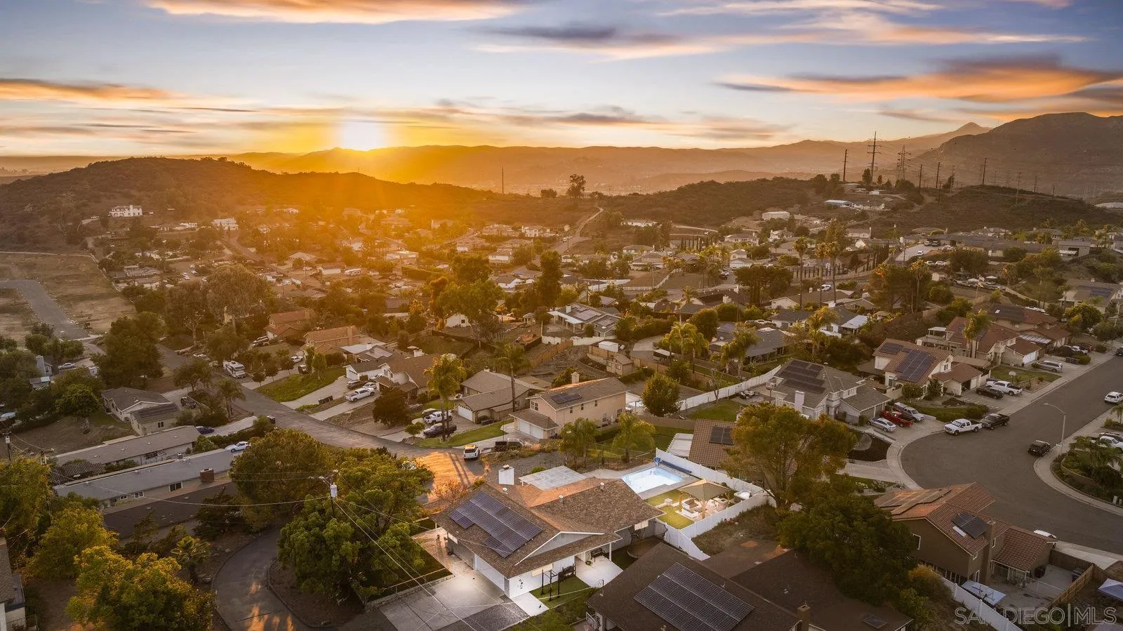 https://cdn.realtyfeed.com/cdn/127/250032995/c98a9220edbbb58237c9166f3a5faa7c.webp