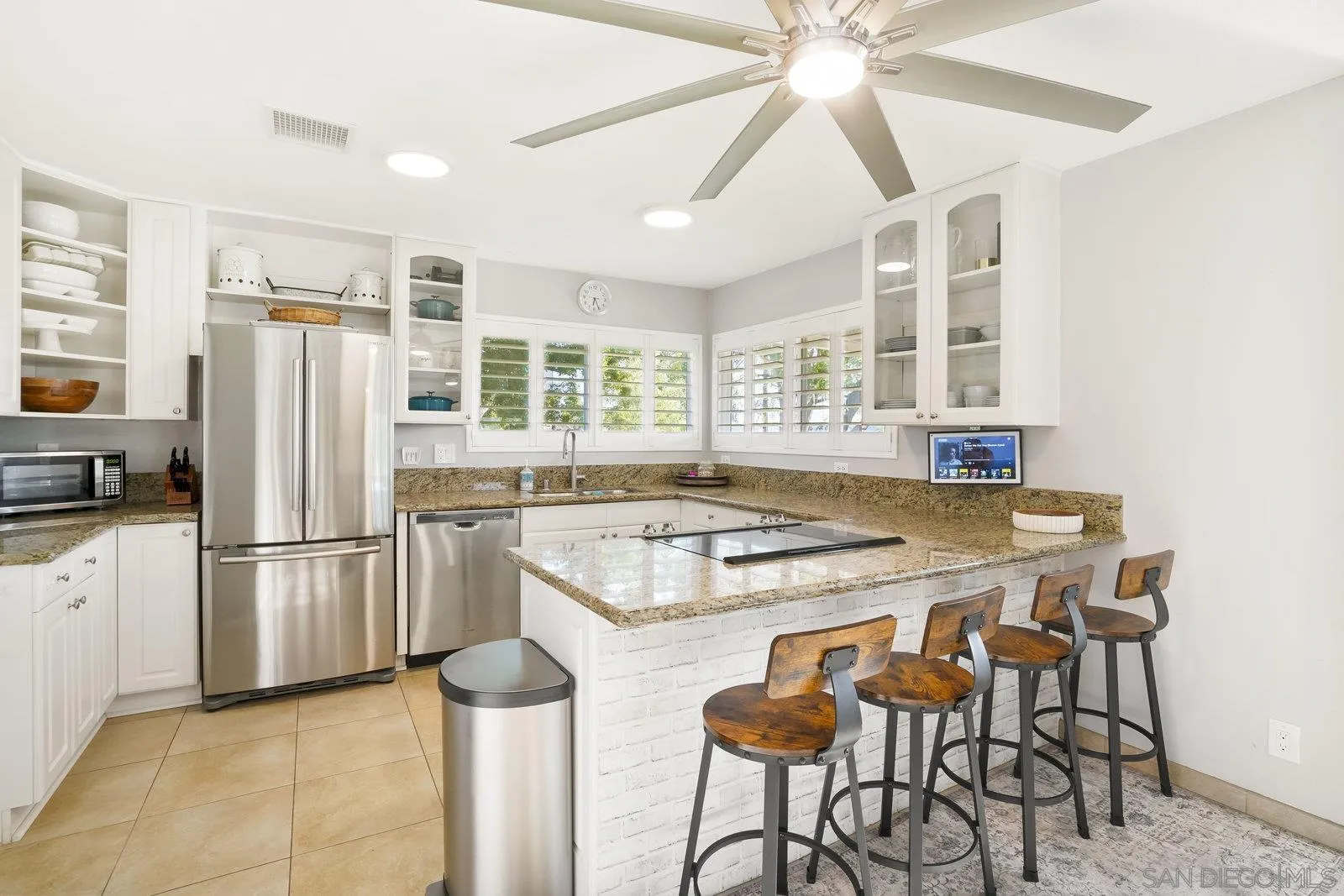https://cdn.realtyfeed.com/cdn/127/250032995/e64cc5d3062b67889a11b72cab719f85.webp