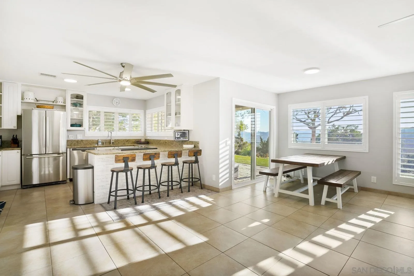 https://cdn.realtyfeed.com/cdn/127/250032995/f317d1f922af2a77ac559c91abae1f95.webp