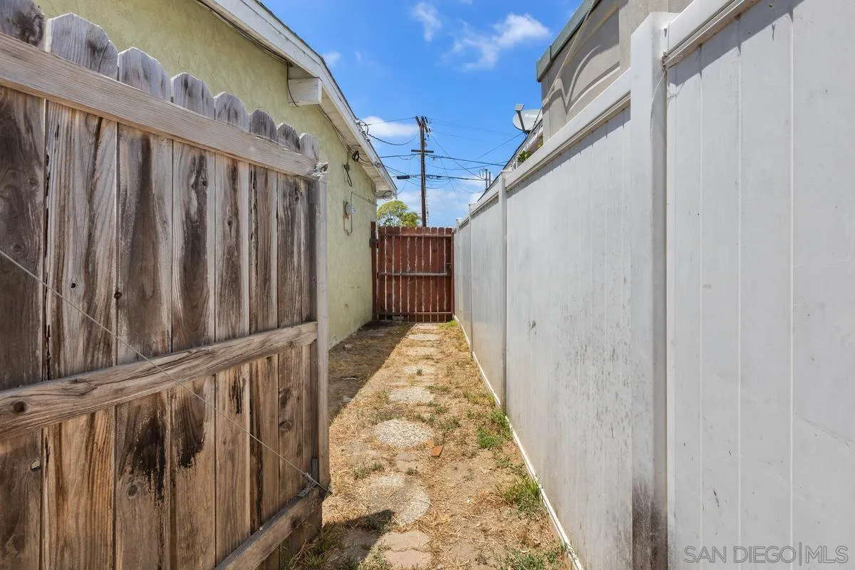 https://cdn.realtyfeed.com/cdn/127/250032999/6e257094e1e89cef35db9cad61c83abf.webp