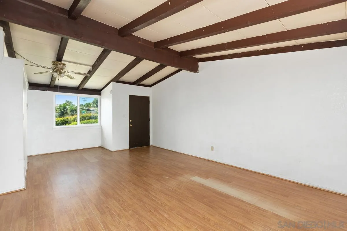 https://cdn.realtyfeed.com/cdn/127/250032999/98ad7e2338b8325c1435fee487efe15a.webp