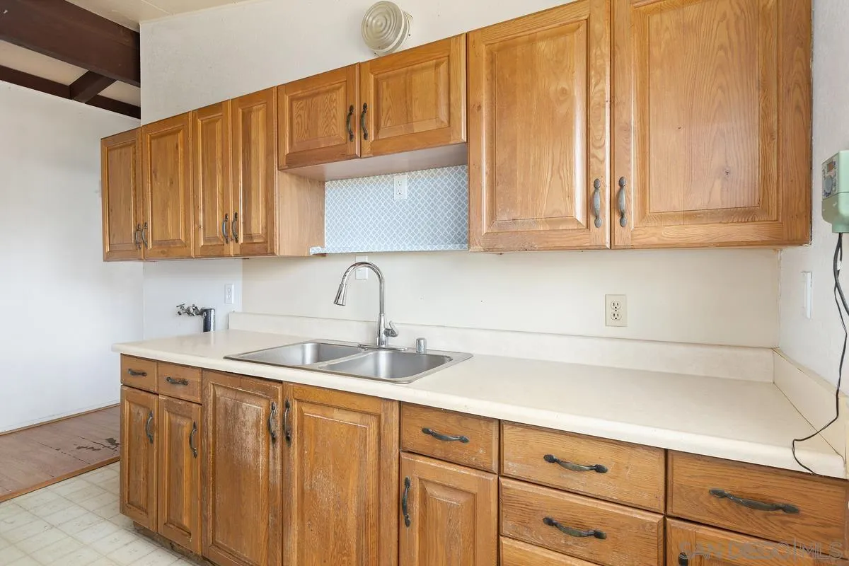 https://cdn.realtyfeed.com/cdn/127/250032999/c39a97f2c1251b065892e2c955d4672d.webp