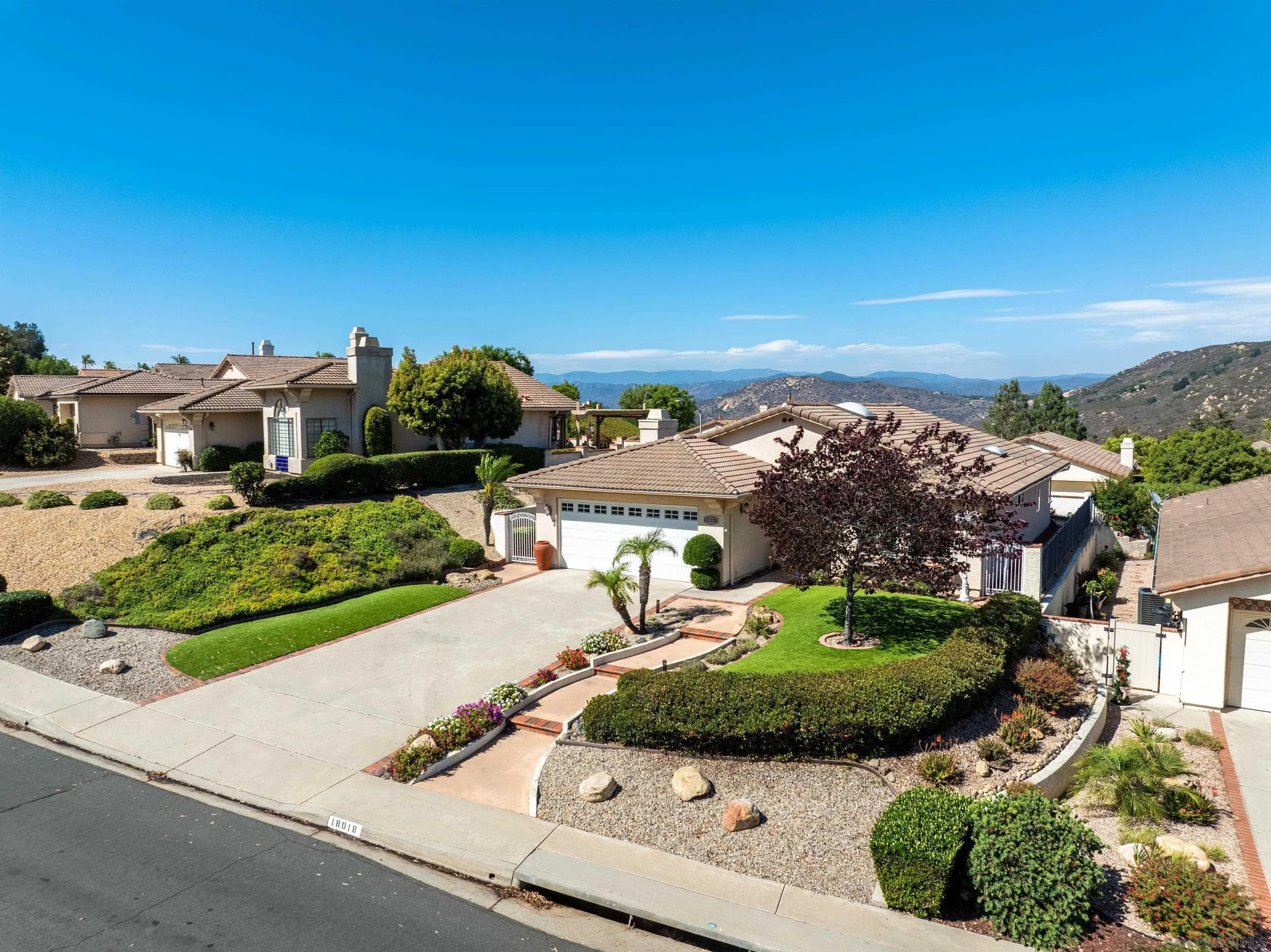 https://cdn.realtyfeed.com/cdn/127/250033016/4596dafe0f8700397d02363c90041215.webp