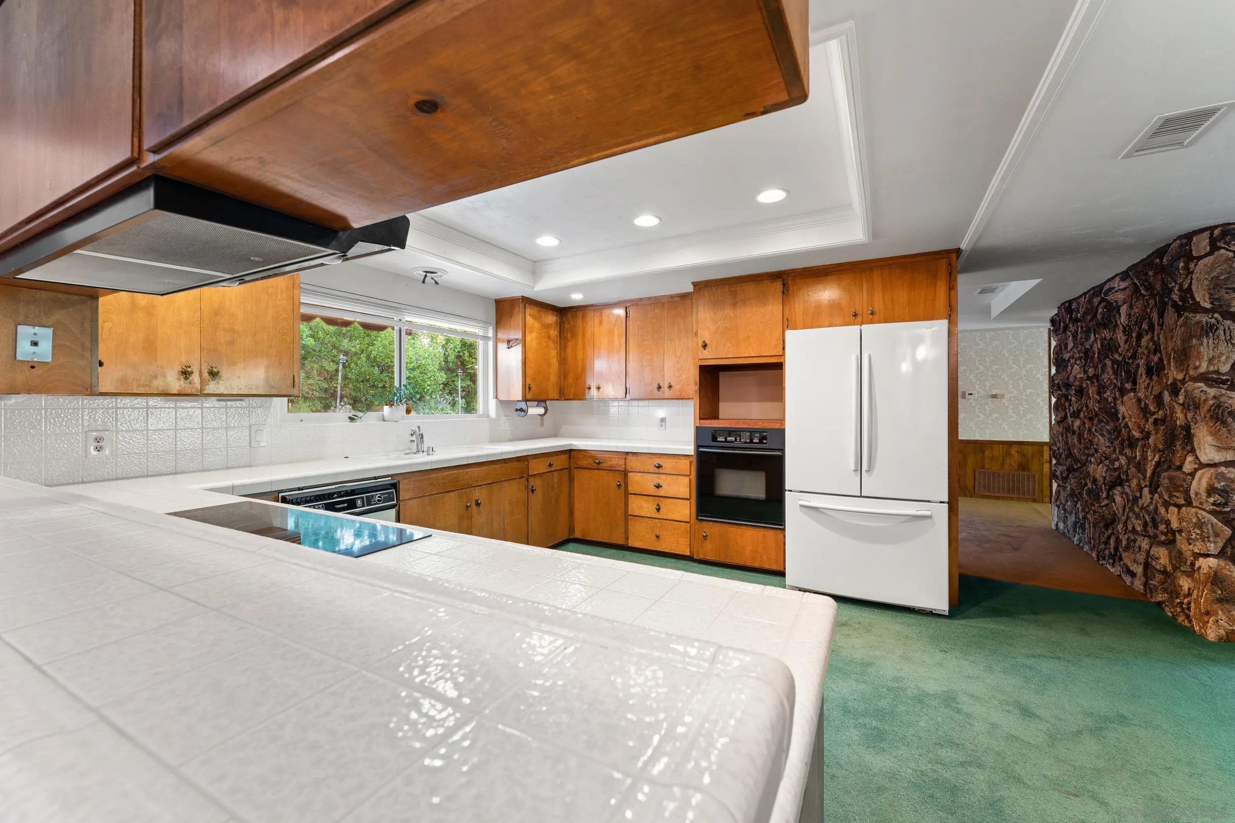https://cdn.realtyfeed.com/cdn/127/250033018/073381d80d20569af52421cad11c4fed.webp