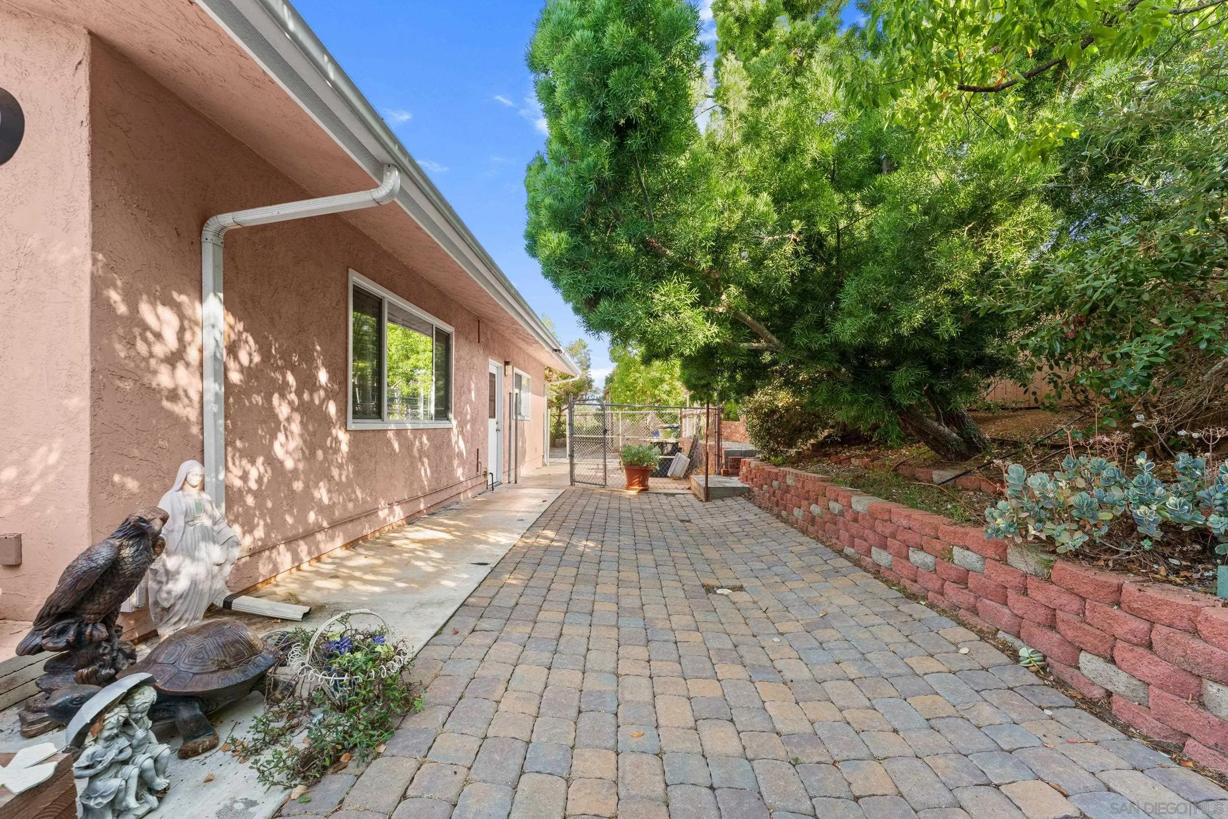 https://cdn.realtyfeed.com/cdn/127/250033018/801dcfc7c964dd24c09ecd5ea58dc7c6.webp