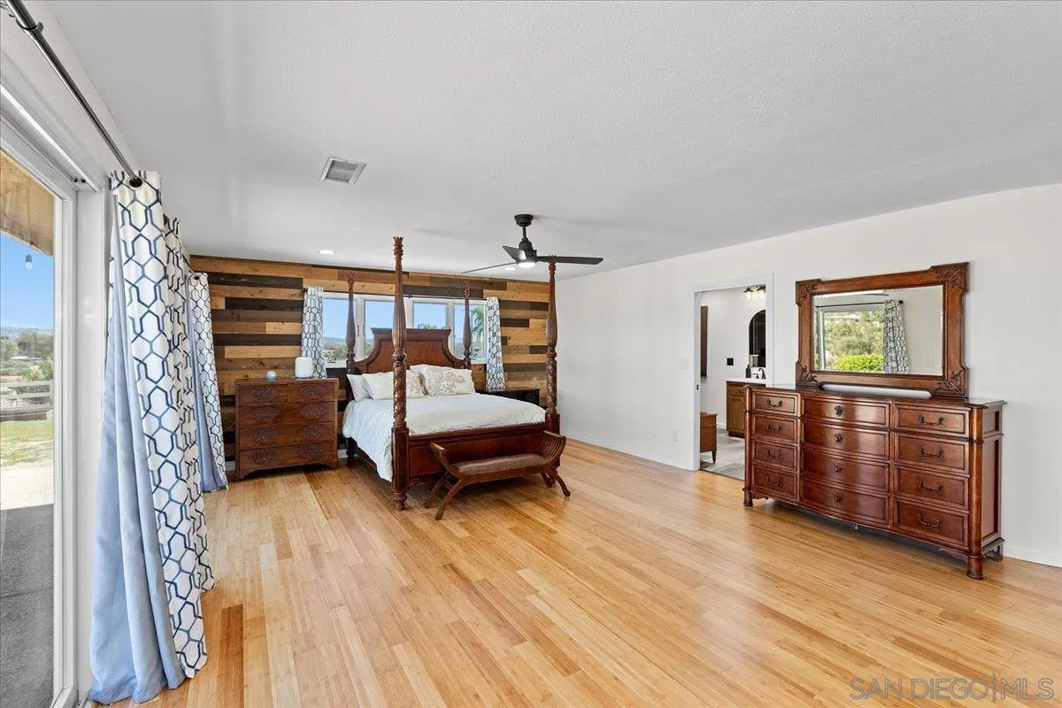 https://cdn.realtyfeed.com/cdn/127/250033037/a2adbae6cc49f417e39b2d445b1008fb.webp