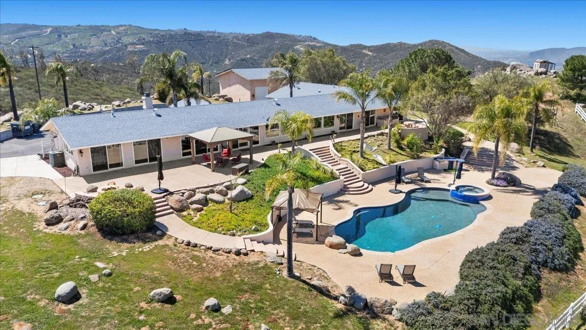 https://cdn.realtyfeed.com/cdn/127/250033037/c417608aa88c6dcda4c0a4bfb6f14b34.webp