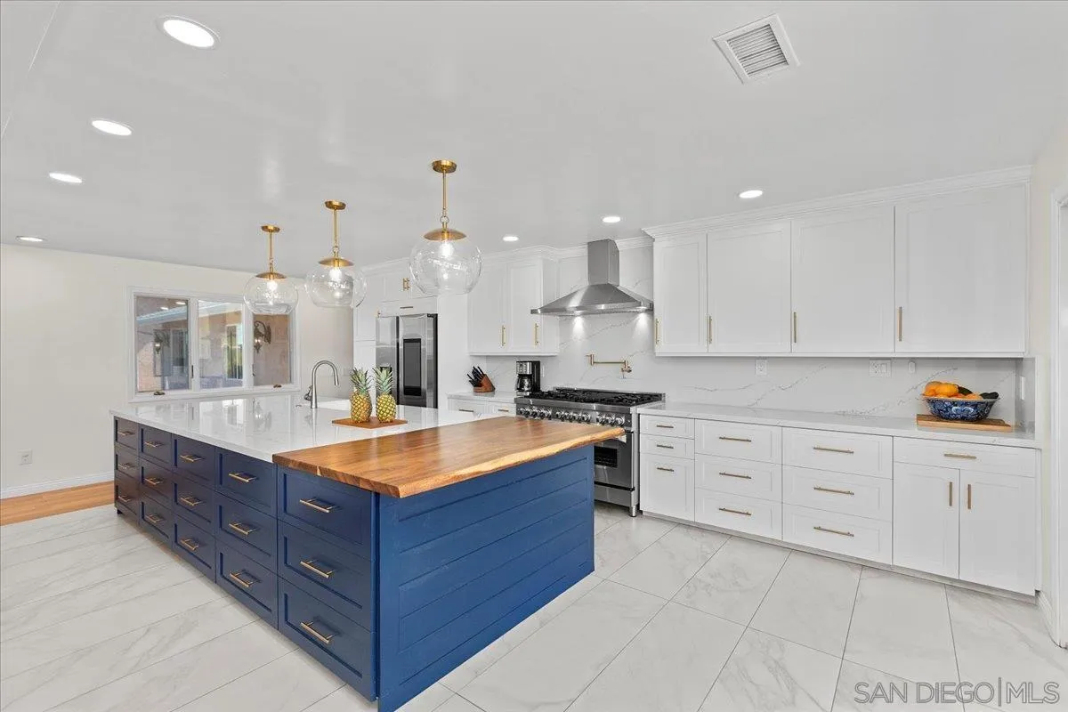 https://cdn.realtyfeed.com/cdn/127/250033037/dcc8c8cb4e2d2ccc22cecf7143a57fa5.webp