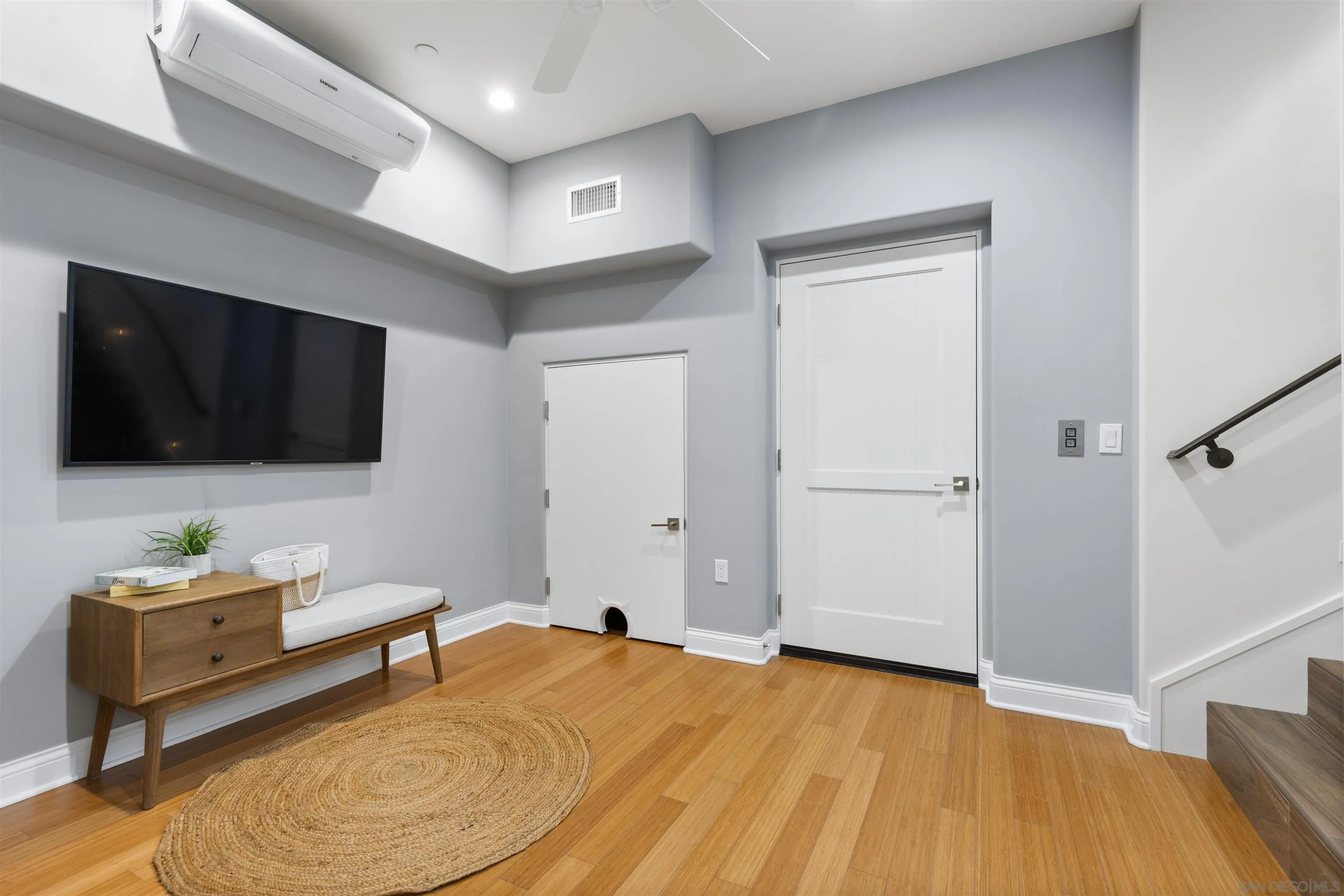 https://cdn.realtyfeed.com/cdn/127/250033039/f5d2c1f2c3151d3bb90bf7880c1d0075.webp