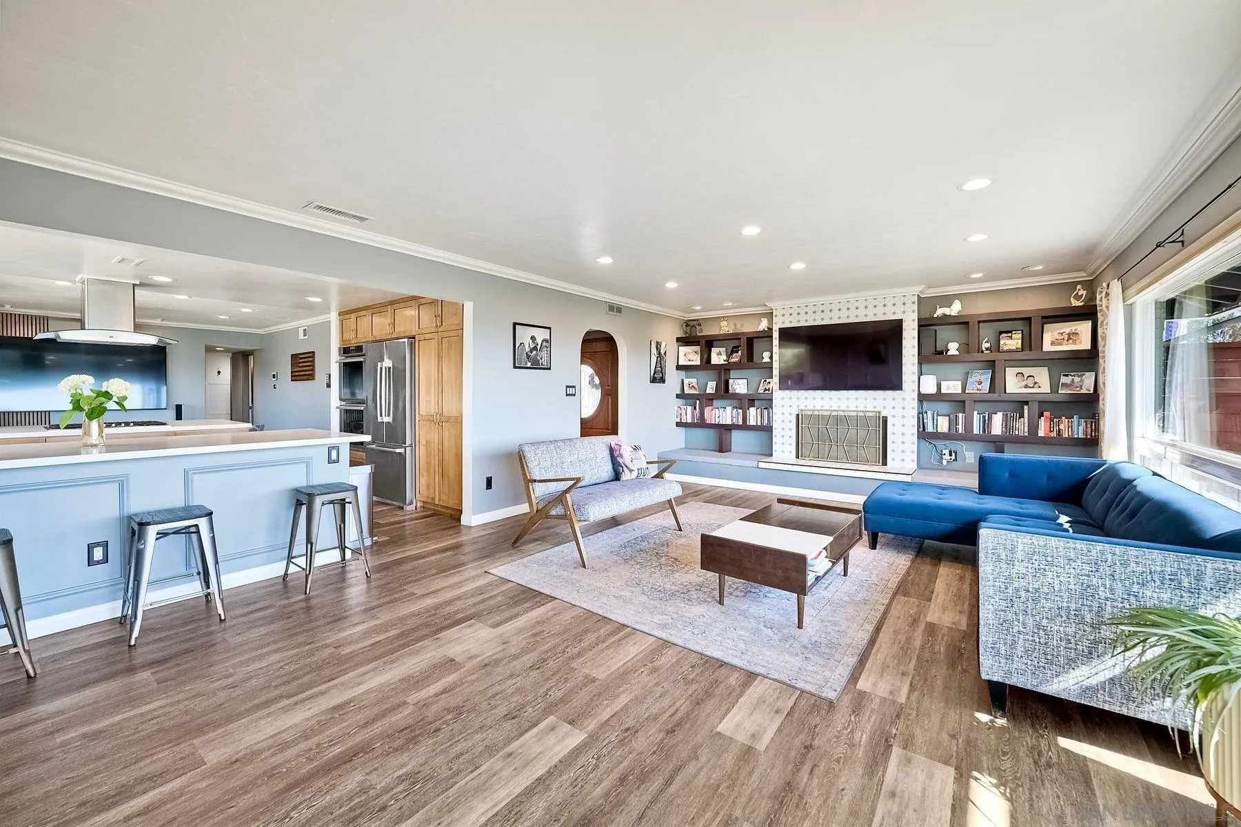 https://cdn.realtyfeed.com/cdn/127/250033046/83949ff1505838a2f1dd70cb9c3332bb.webp
