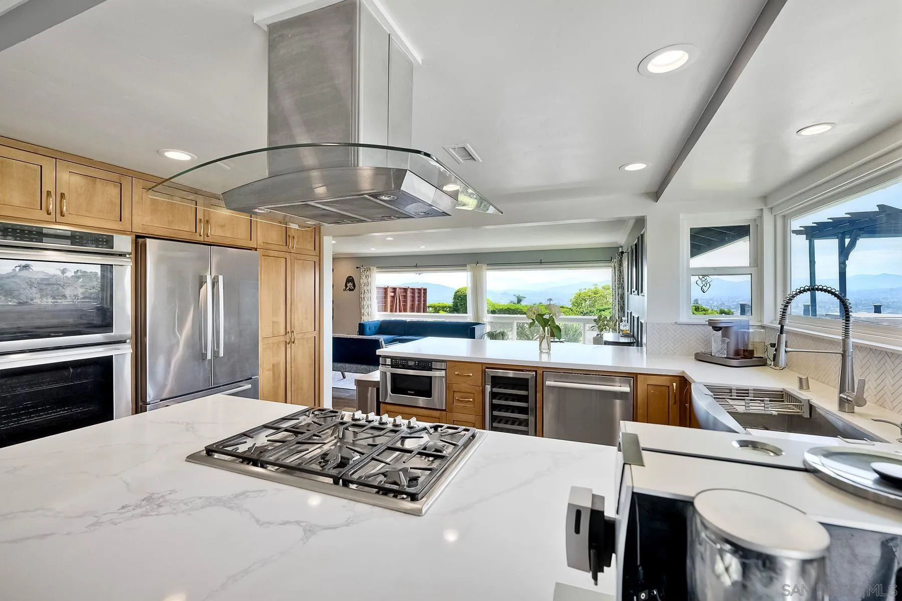 https://cdn.realtyfeed.com/cdn/127/250033046/9e09602d4cf37930011d1c85e3b56f56.webp