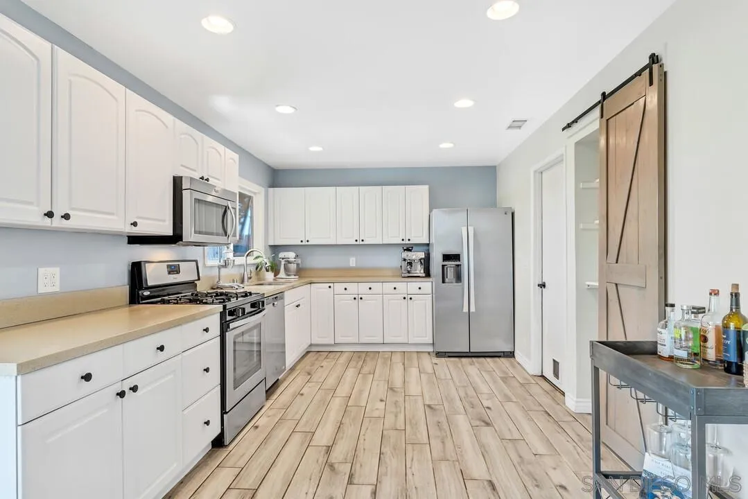 https://cdn.realtyfeed.com/cdn/127/250033051/58599cdb3fa1e7aeb2c9e8c4785b4812.webp