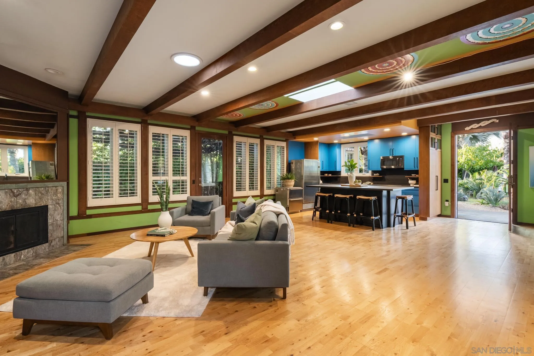 https://cdn.realtyfeed.com/cdn/127/250033065/1a66af7562744f3b9827c99856ecfce6.webp