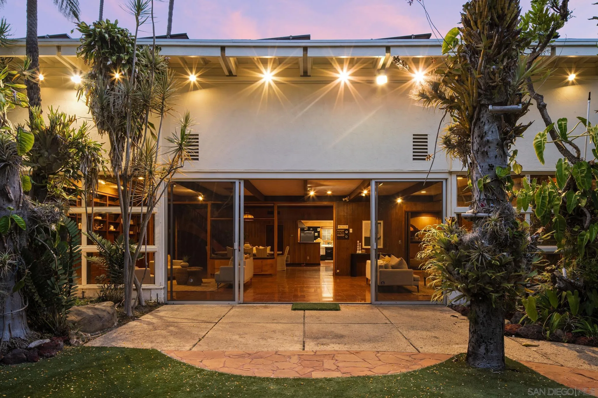 https://cdn.realtyfeed.com/cdn/127/250033066/2766a0307d015c8b6c93f1651a57260f.webp