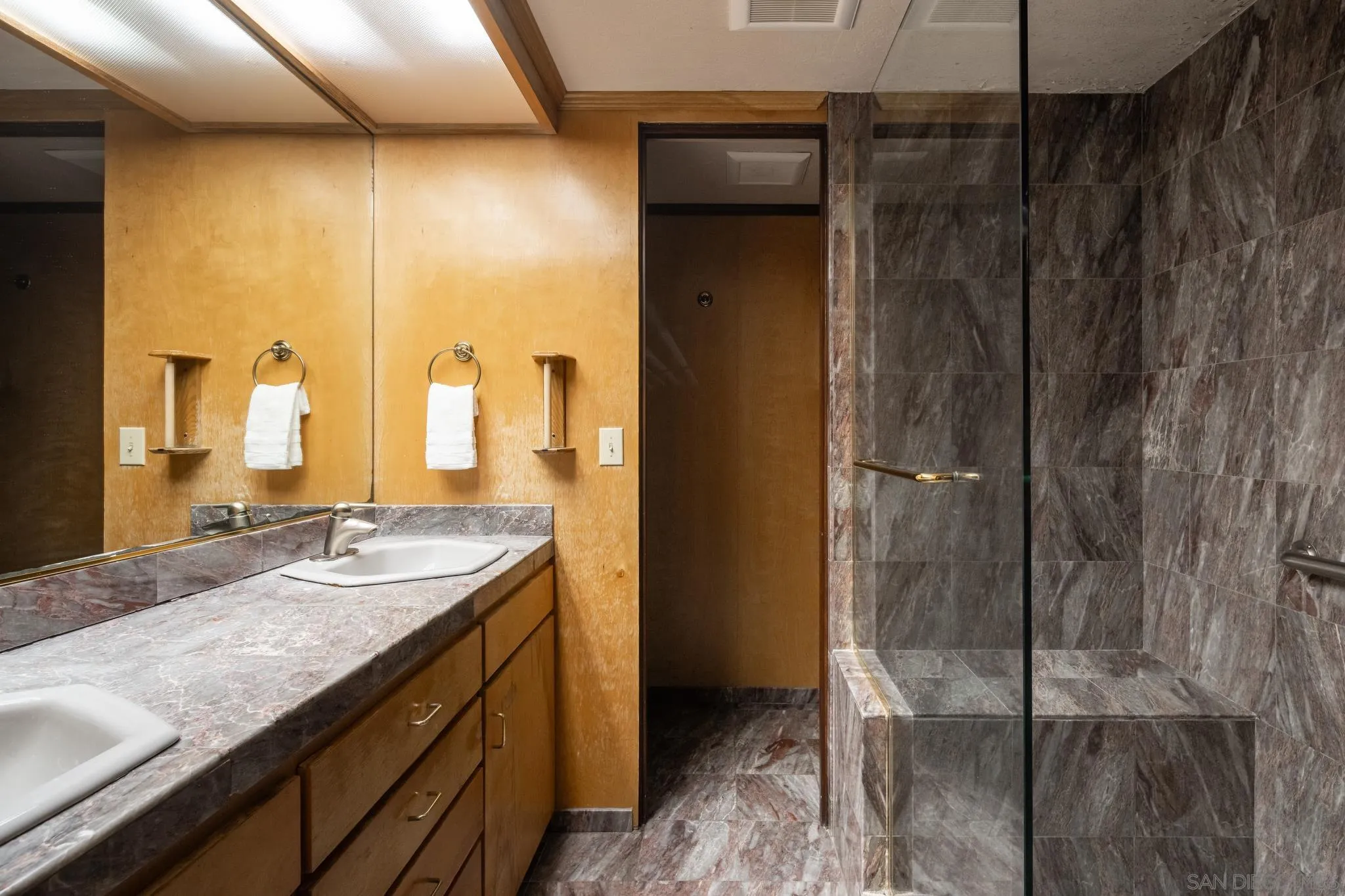 https://cdn.realtyfeed.com/cdn/127/250033066/2a3016c219924bd31a81f87f725753da.webp