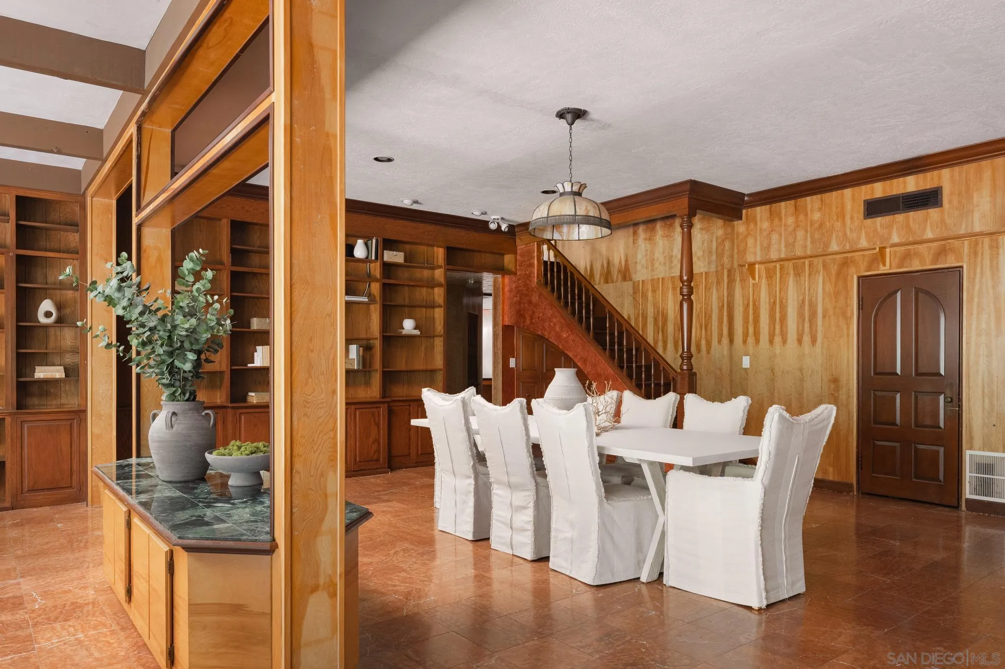 https://cdn.realtyfeed.com/cdn/127/250033066/96004acd47878f266428b609593feb1f.webp