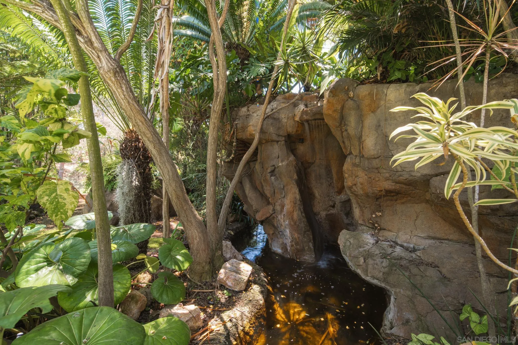 https://cdn.realtyfeed.com/cdn/127/250033066/9a41da9a384ee4f614a29164c0a11faa.webp