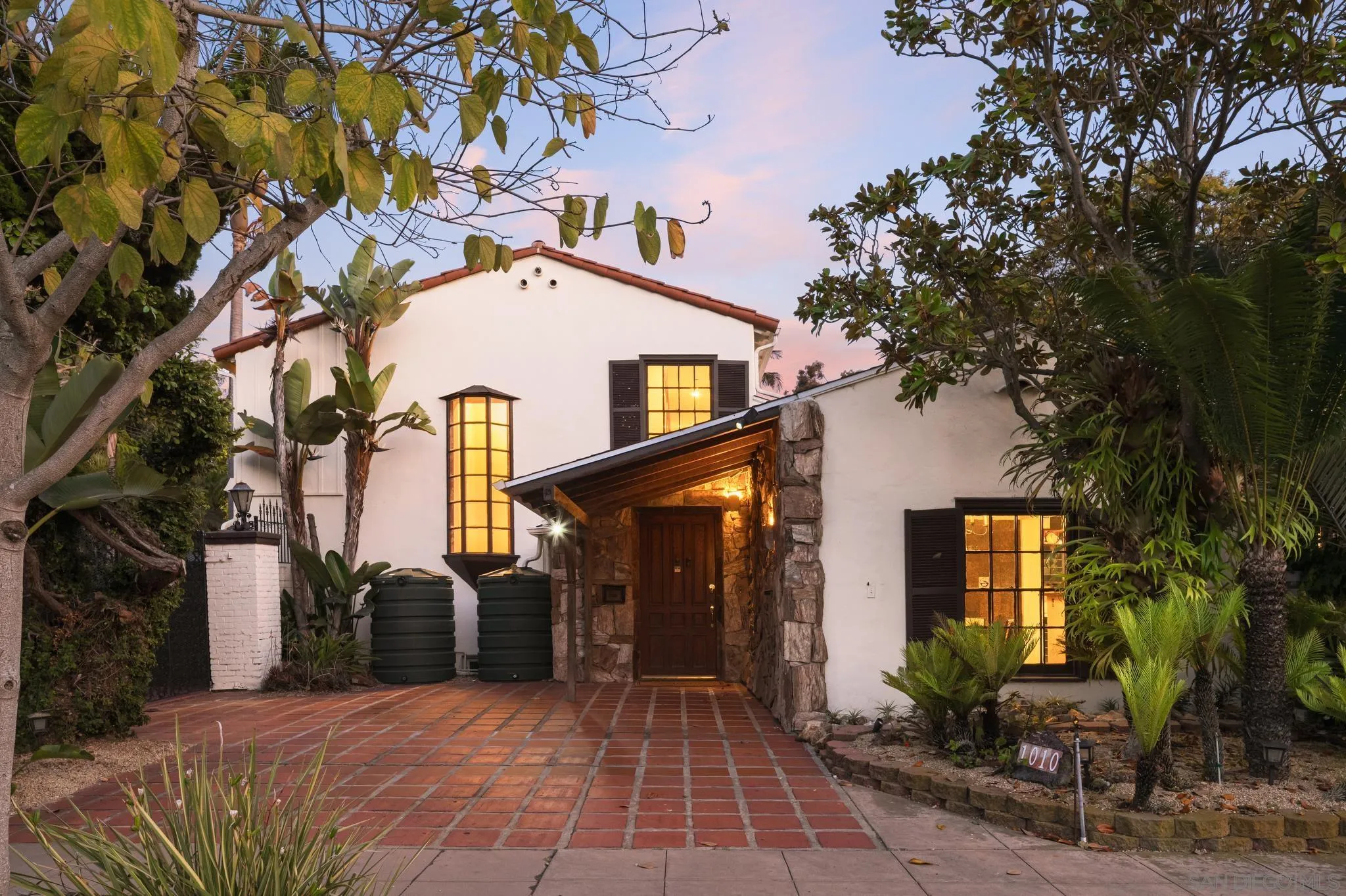 https://cdn.realtyfeed.com/cdn/127/250033066/c9dcb17e6150f0b2a6a356c729ba29b9.webp