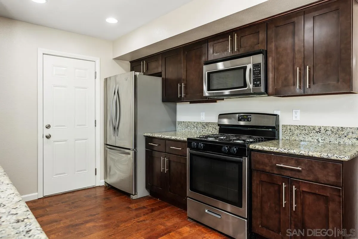 https://cdn.realtyfeed.com/cdn/127/250033077/b6aa42513fb79a3b2e489d5046eaa49a.webp
