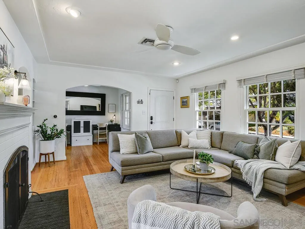https://cdn.realtyfeed.com/cdn/127/250033082/f356c1158ca7e344e4c5d0ab9c02d08c.webp
