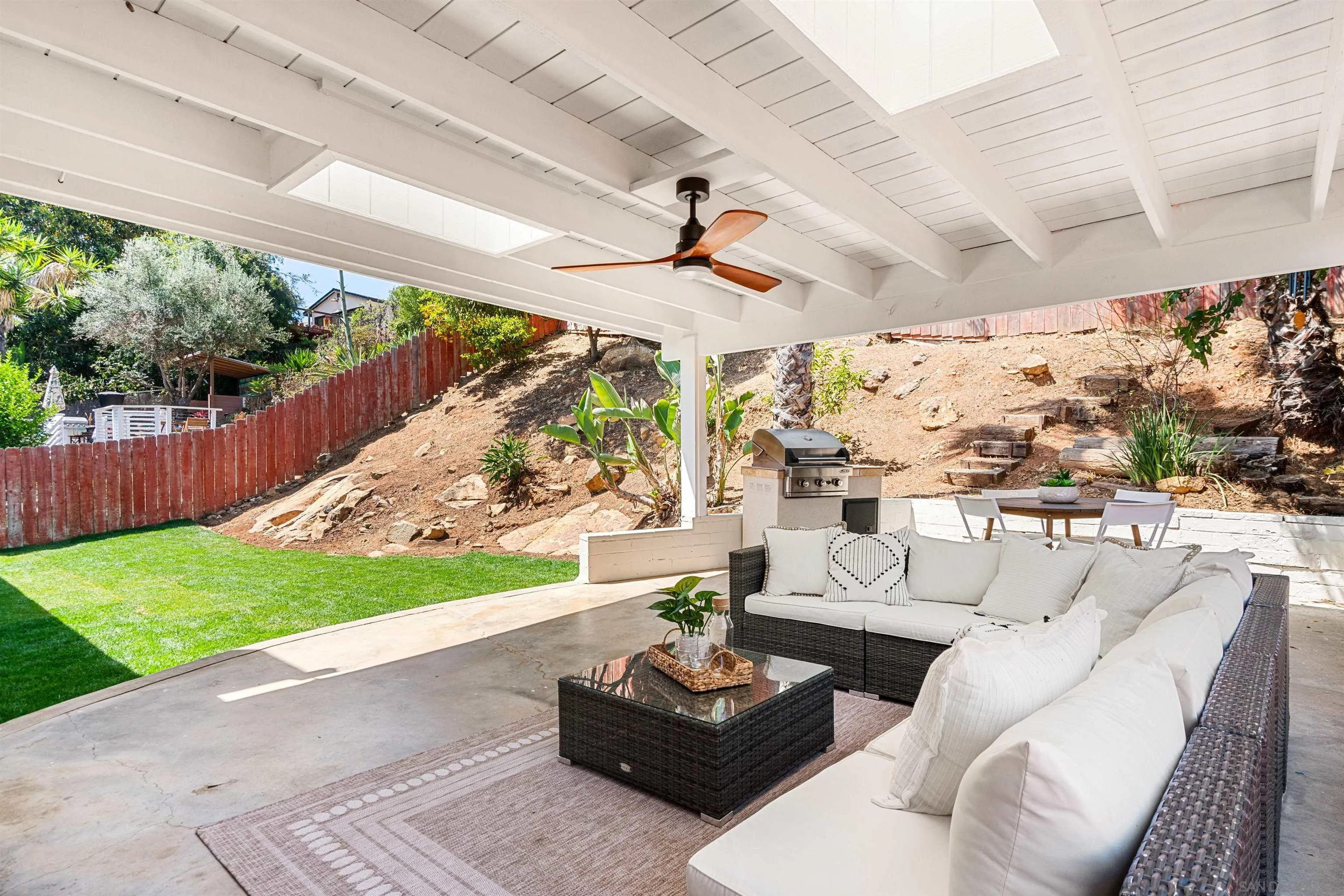 https://cdn.realtyfeed.com/cdn/127/250033087/1e852b1ffb7535e1c9214b336fd2e3f0.webp