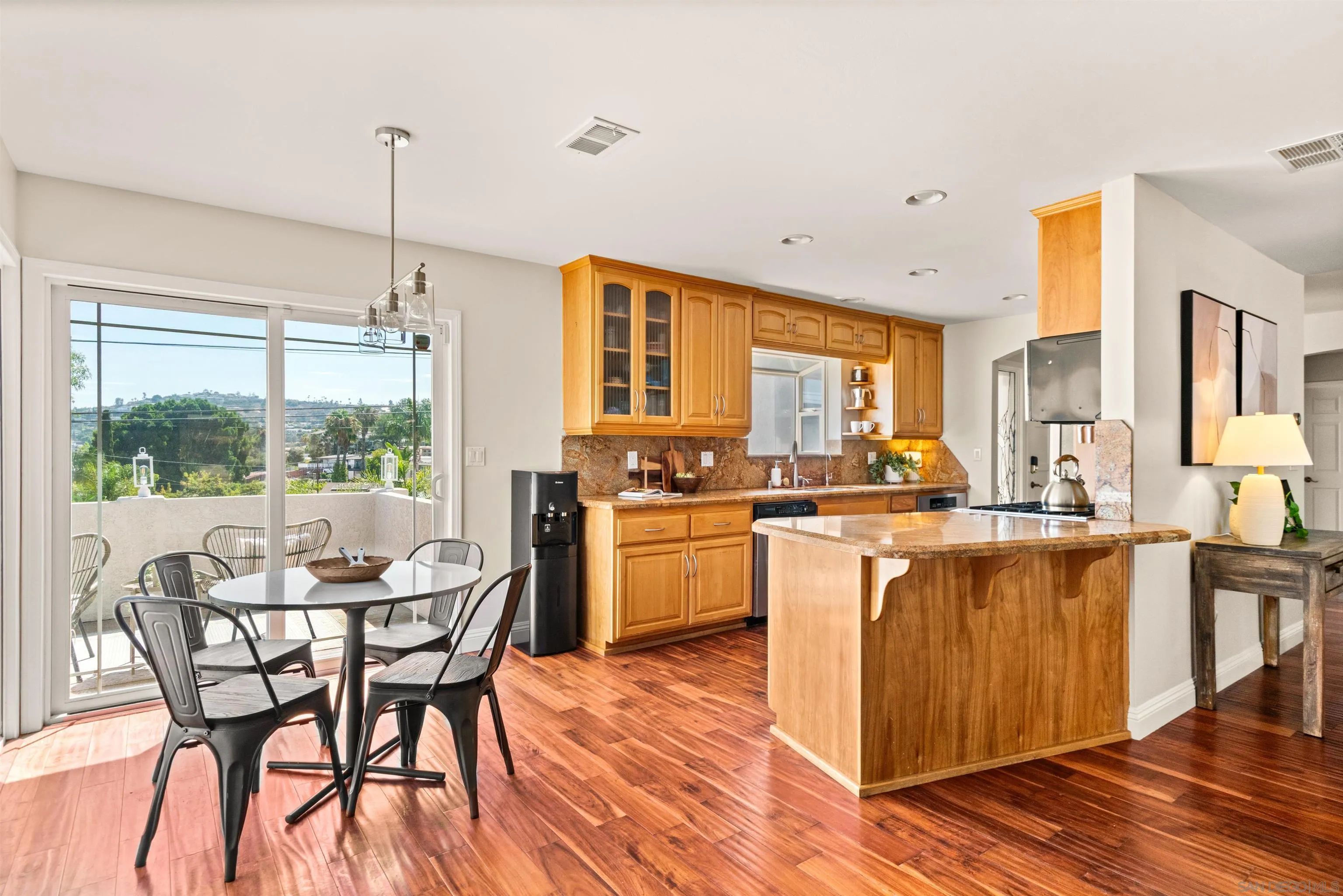 https://cdn.realtyfeed.com/cdn/127/250033087/fa083fd42e5b876b29cb1bcb3357a555.webp