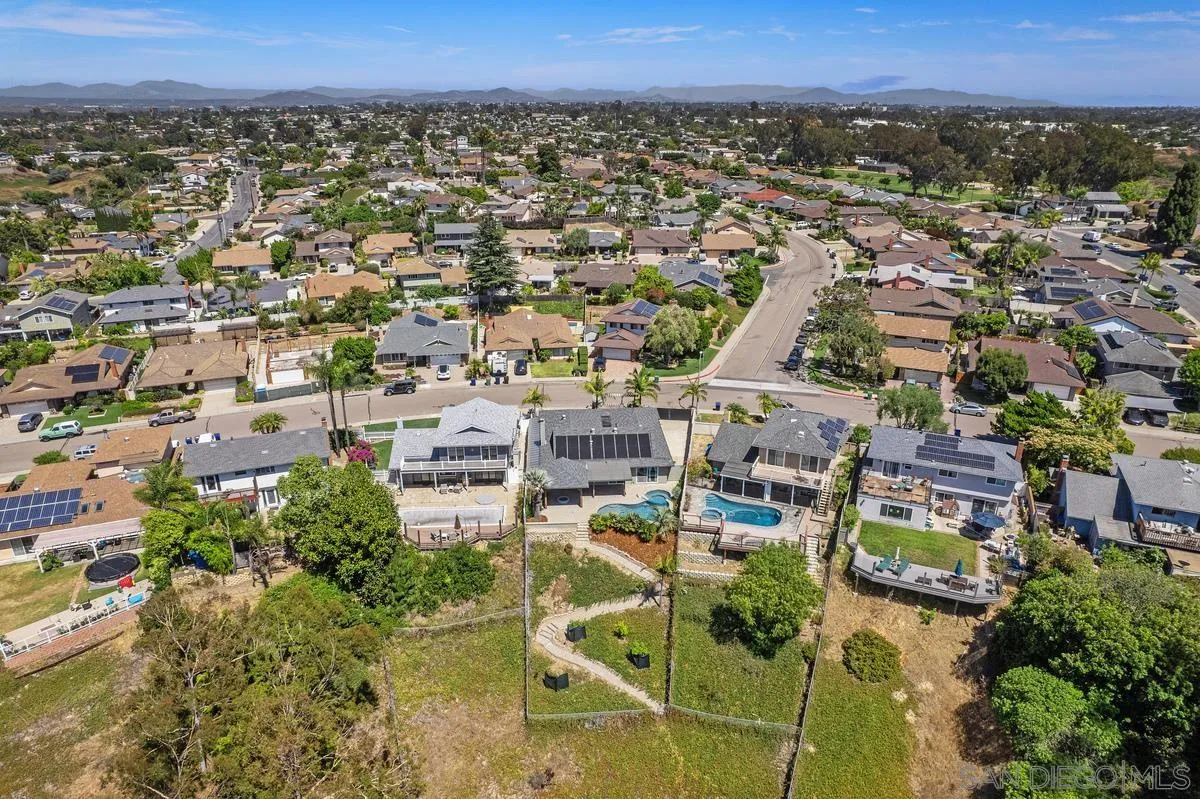 https://cdn.realtyfeed.com/cdn/127/250033106/c205e0c56e49cc02b477c833f5be7836.webp