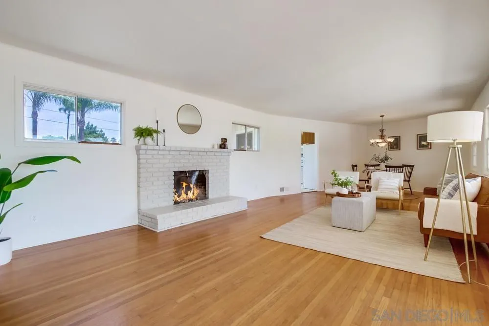 https://cdn.realtyfeed.com/cdn/127/250033115/470d861abd42e6ae5f7e8ad058b9722b.webp